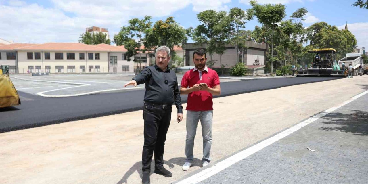 Şehir Merkezine Otopark Ve Asfalt Çalışması Yapılıyor
