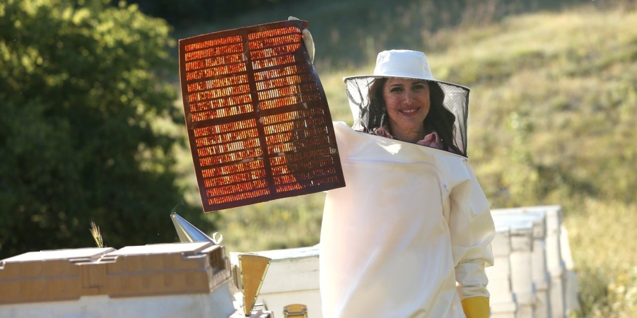 Londra’daki Bal Yarışmasından Altın Madalyayla Döndüler