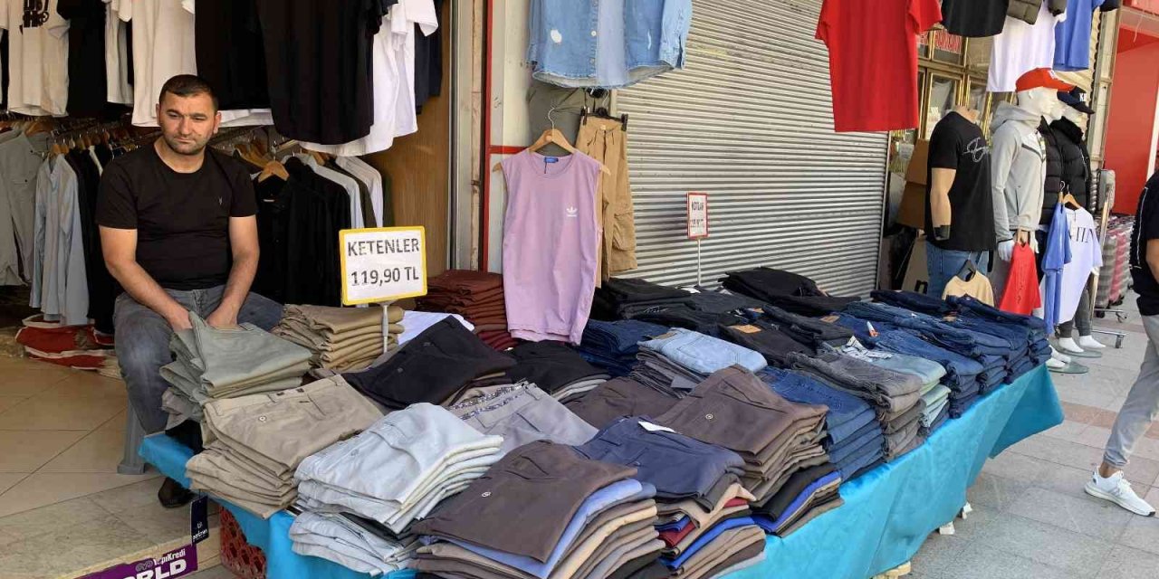 Esnaf Beklediği Bayram Alışverişi Yoğunluğunu Henüz Bulamadı