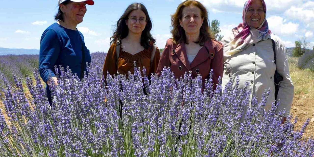 Frigyalı Kadın Çiftçiler ’lavanta Kokulu Köy’de