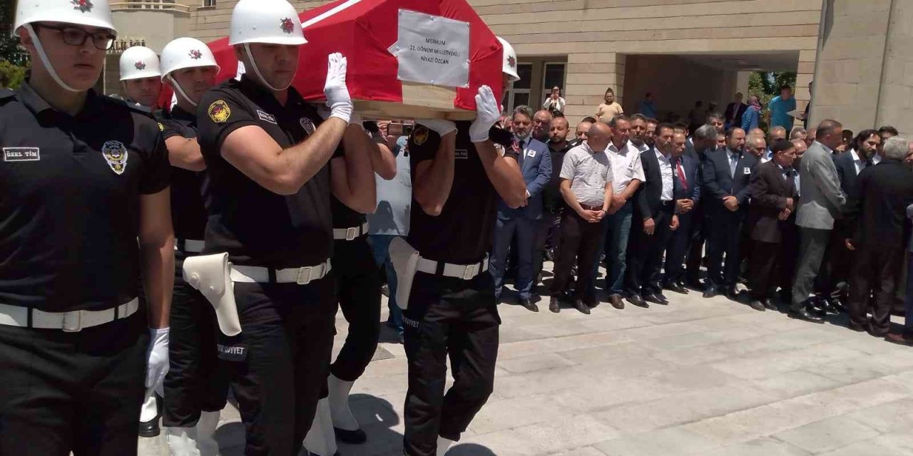 Niyazi Özcan Son Yolculuğuna Uğurlandı