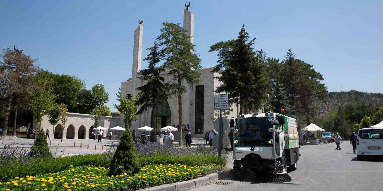 Büyükşehir’den Şehir Mezarlığı’nda Ücretsiz Araç Hizmeti