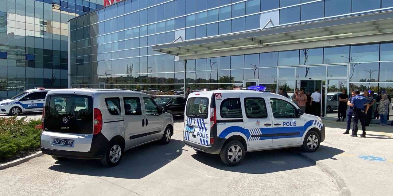 Doktor Silahlı Saldırıda Hayatını Kaybetti, Zanlı İntihar Etti