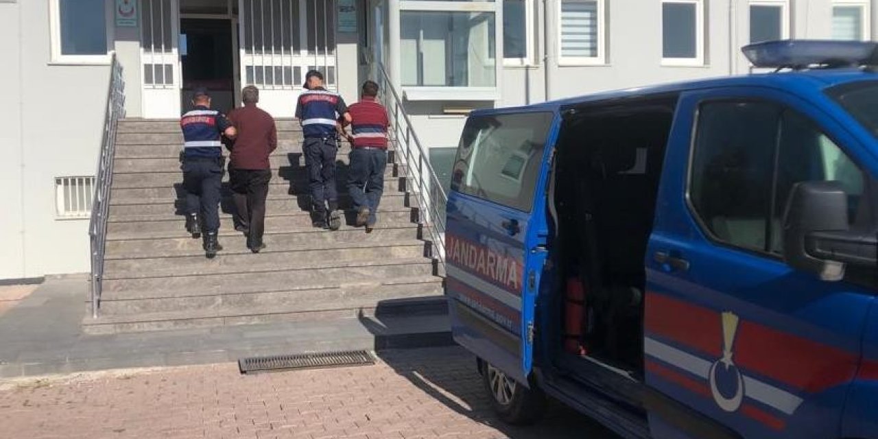 Kesinleşmiş Cezası Olan 2 Şahıs Jandarmadan Kaçamadı