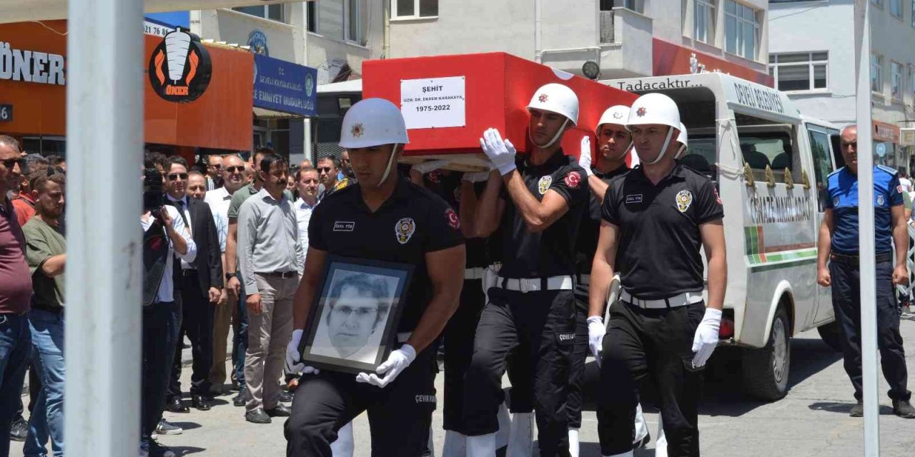 Saldırıda Hayatını Kaybeden Doktor Karakaya’yı Binler Uğurladı