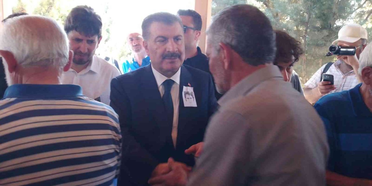 Bakan Koca: "bir Baba, Bir Evlat, Bir Eş, Bir Hekim Kardeşimizi Hayattan Kopardılar. Cahilce Katledildi"
