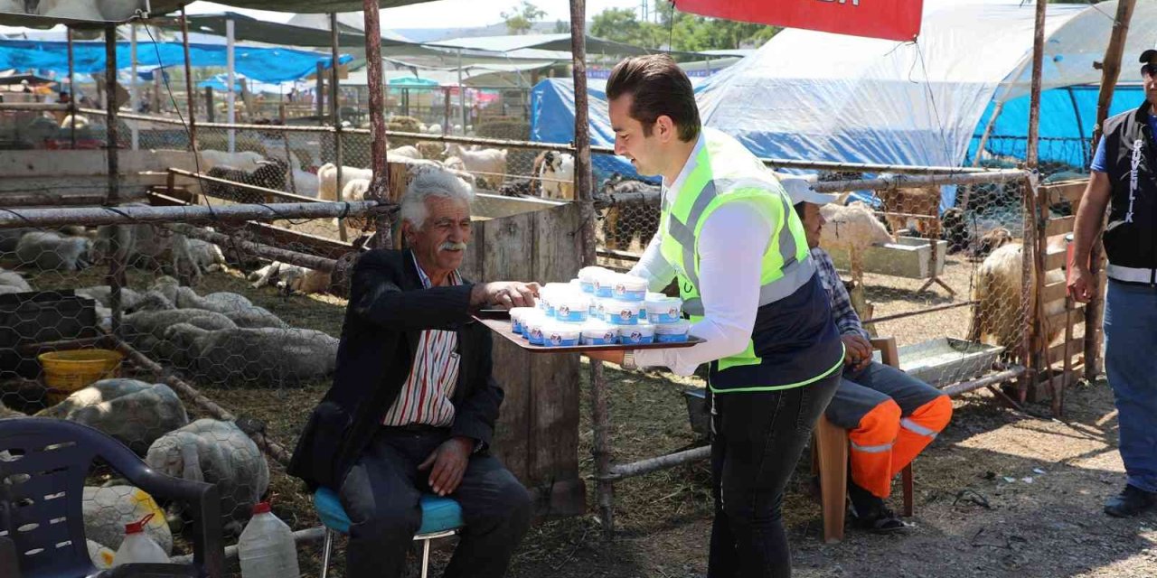 Talas Belediyesi’nden Kurban Bayramı’nda Dondurma İkramı