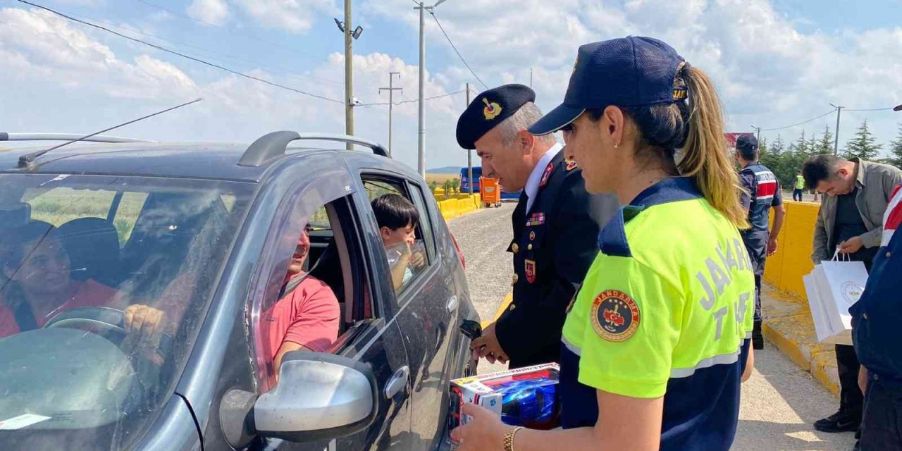 İl Jandarma Komutanı Atasoy’dan Kontrol Noktalarına Ziyaret