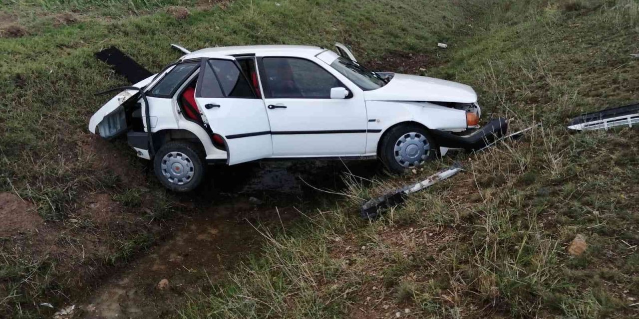 Aracıyla Yoldan Çıkan Sürücü Yaralandı