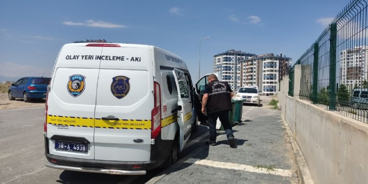 63 Yaşındaki Kadın Odasında Ölü Bulundu