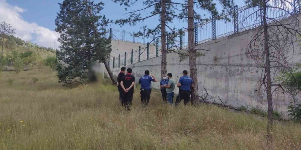 Mezarlıktan Gelen Kötü Kokular Gerçeği Ortaya Çıkardı