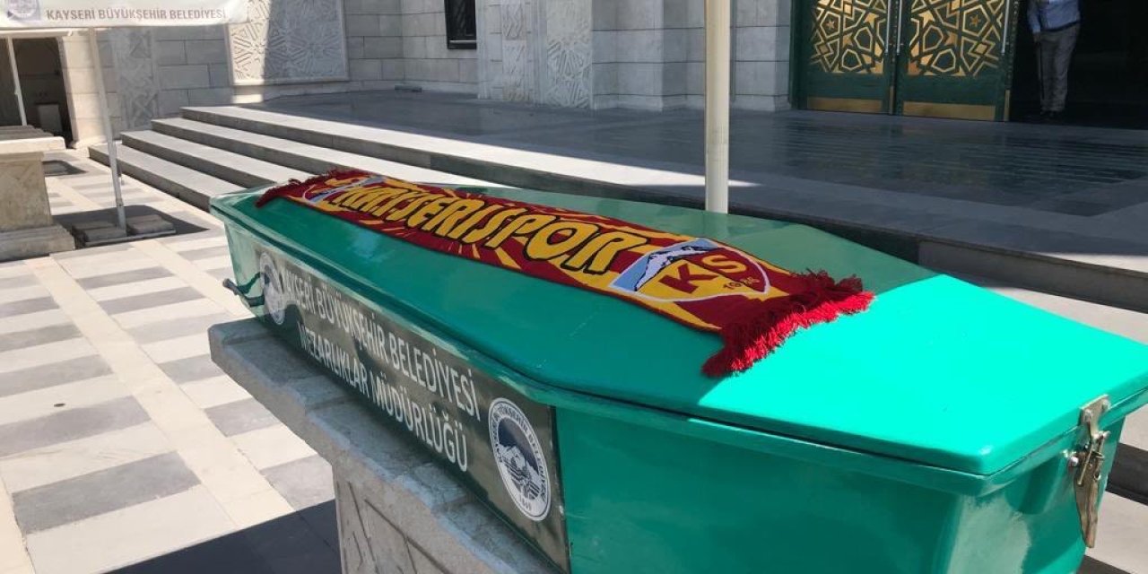 Kayserispor’un 93 Yaşındaki Taraftarı Muhittin Laçin, Hayatını Kaybetti