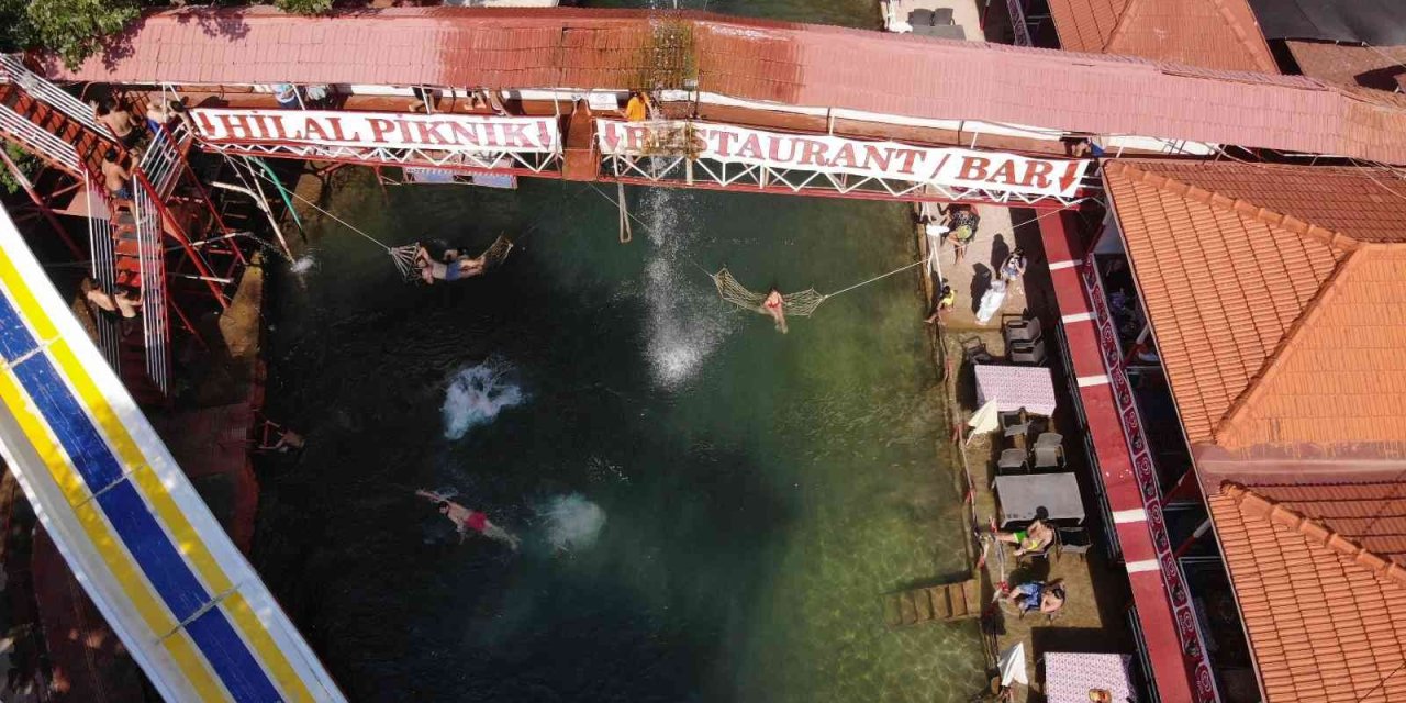 Alanya’nın Bunaltıcı Sıcağından Kaçanların İlk Durağı Buz Gibi Suyuyla Dim Çayı Oldu