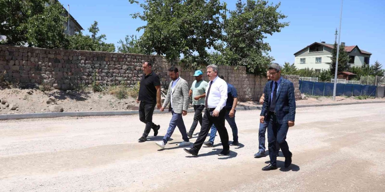 Başkan Palancıoğlu, Erenköy’deki Asfalt Çalışmalarını İnceledi