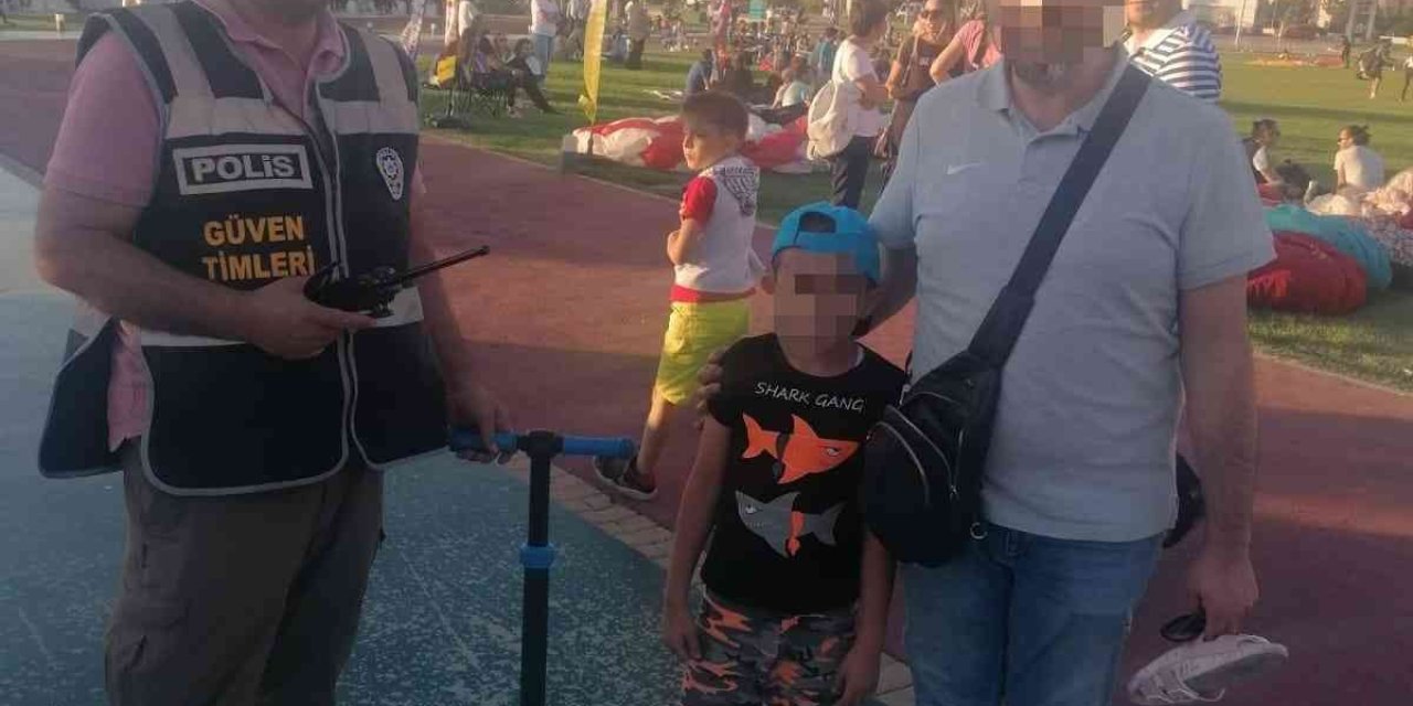 Kaybolan Çocuk Güven Timleri Sayesinde Ailesine Kavuştu