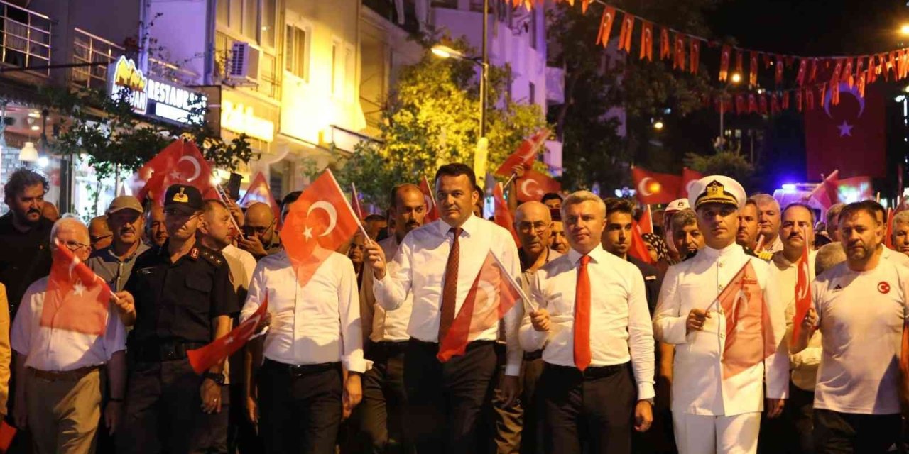 Kaş’ta 15 Temmuz Demokrasi Ve Milli Birlik Günü Kutlandı
