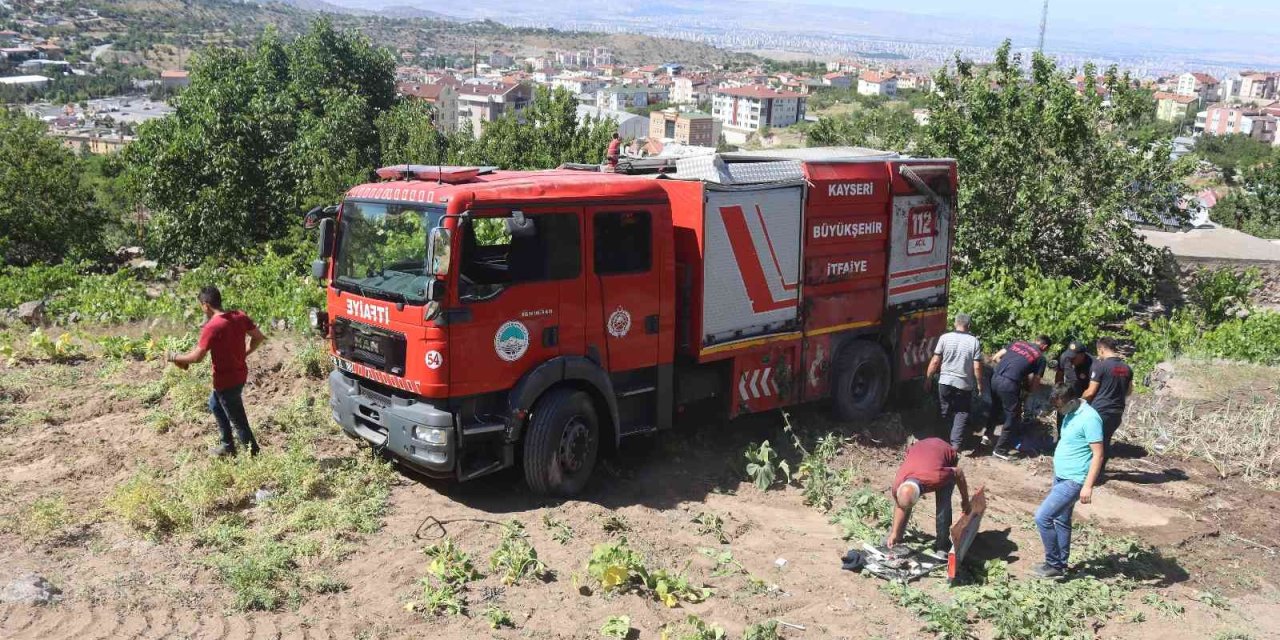 Kayseri’de İtfaiye Aracı Devrildi, 4 İtfaiye Eri Yaralandı