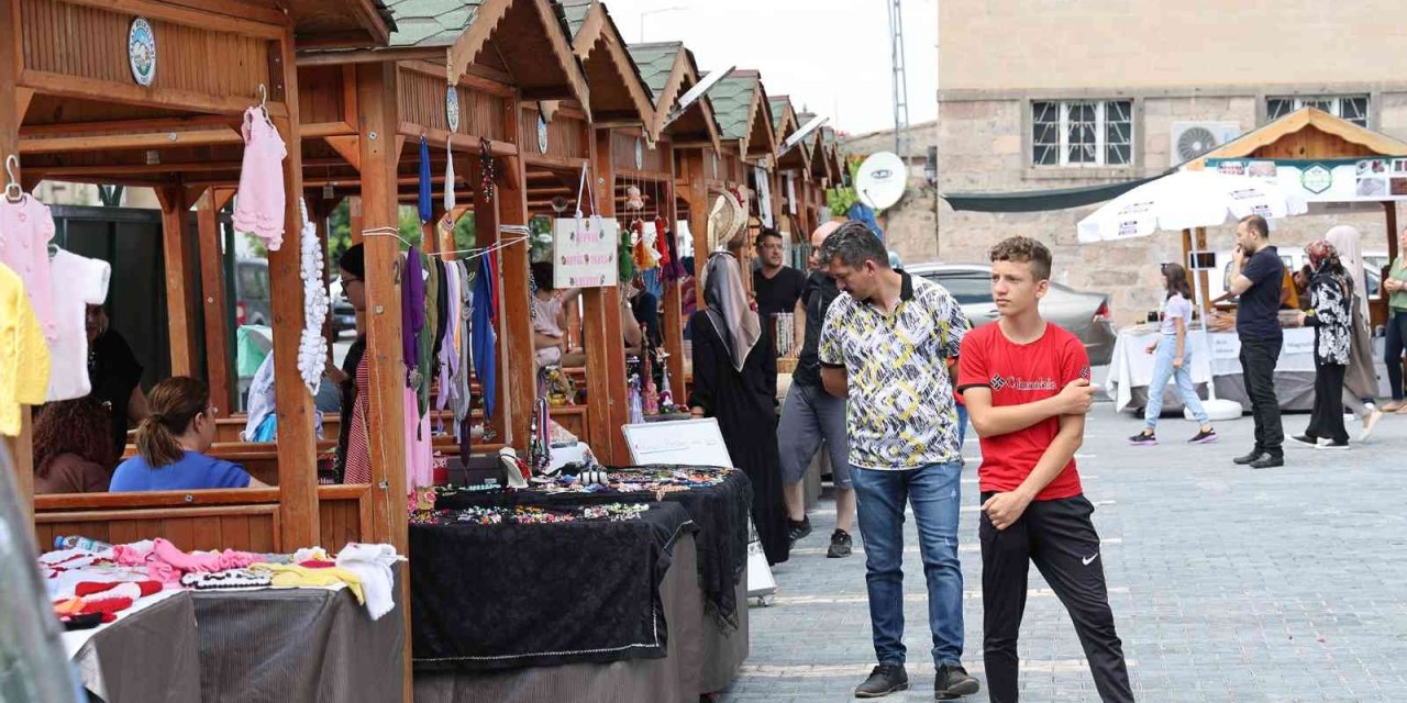 Maharetli Eller Yine Uğrak Noktası Oldu