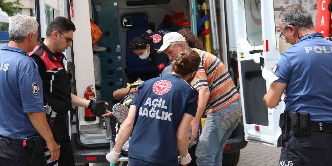 Babasıyla Bina Yıkımında Çalışan 17 Yaşındaki Çocuğun Üzerine Kolon Devrildi