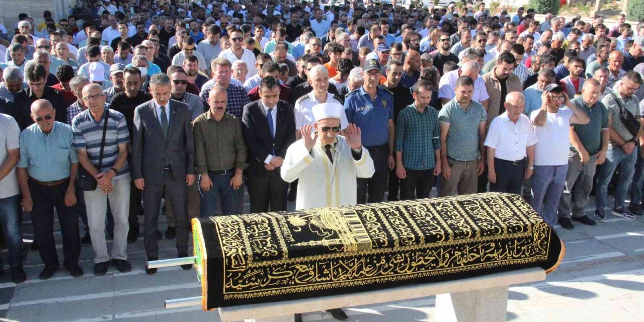 Otomobilin Çarpması Sonucu Ölen Çocuğa Acı Veda