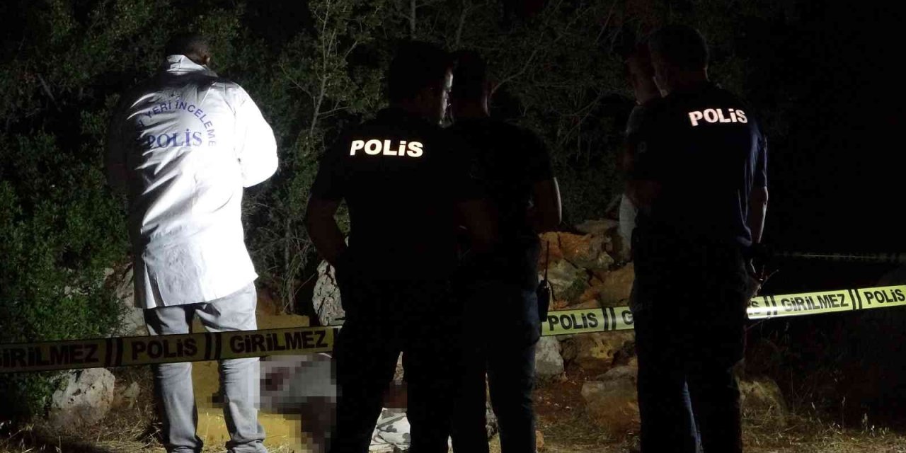 Antalya’da Ormanlık Alanda Erkek Cesedi Bulundu
