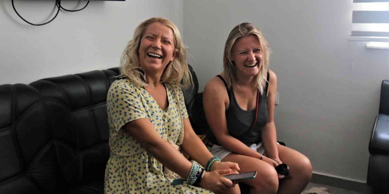 Rus Turist Takside Unuttuğu Telefona Bir Saat İçinde Ulaştı