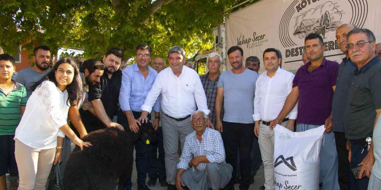 Mersin’de 13 Üreticiye 325 Küçükbaş Hayvan Dağıtıldı