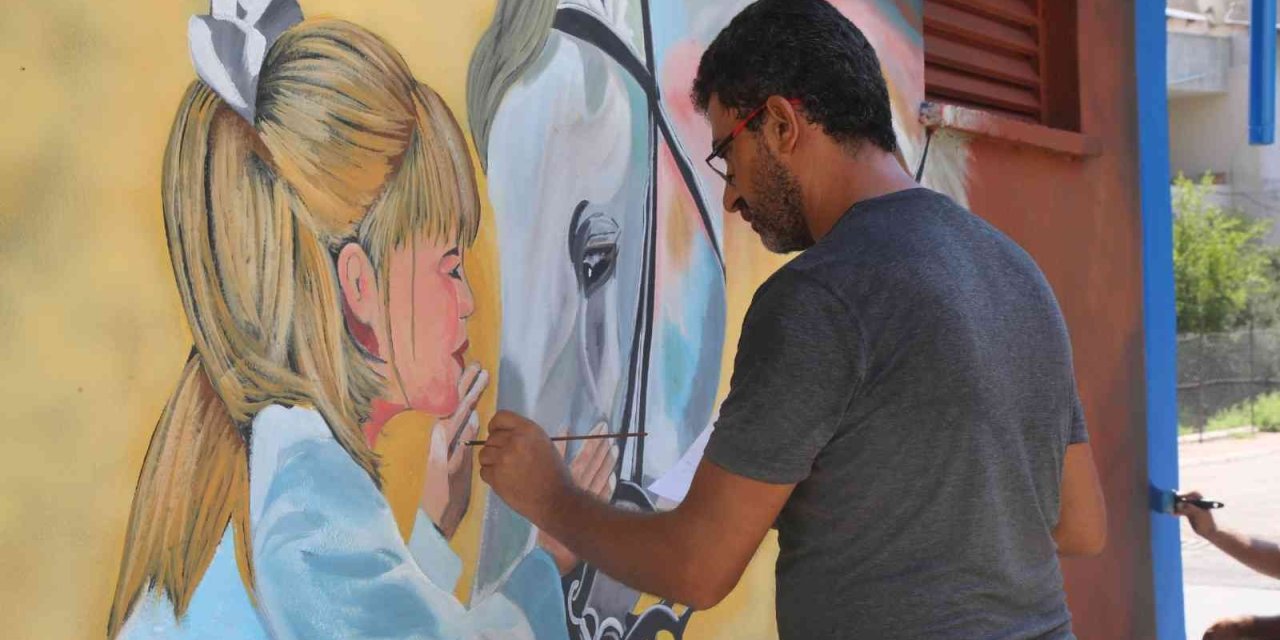 Toroslar Belediyesi Hayvan Sevgisi Duvarlara Taşıdı