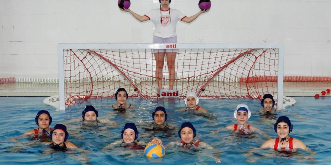 Antalyalı Sutopu Takımı Türkiye 6’ncısı Oldu