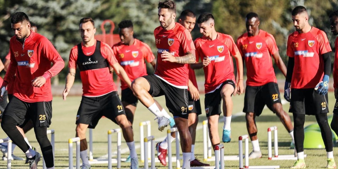 Kayserispor’da 31 Futbolcunun Lisansı Çıktı