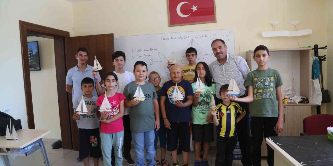 Çocukların Hayali Model Uçak Yapımı Kursunda Gerçeğe Dönüşüyor