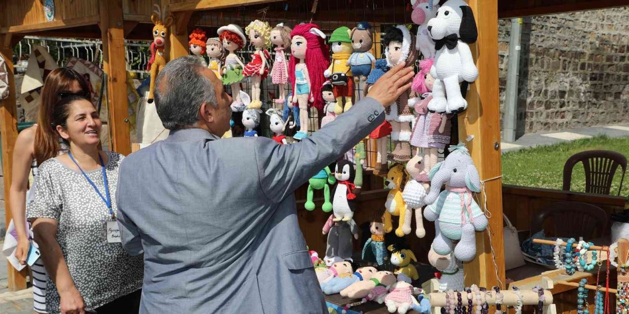 Talas’ta Bu Pazar ’maharetli Eller’ Günü