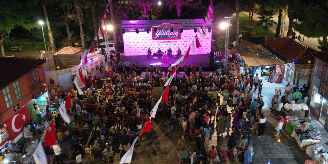 Kepez’in Nostaljik Yeşilçam Sokağı’nda Anılara Yolculuk