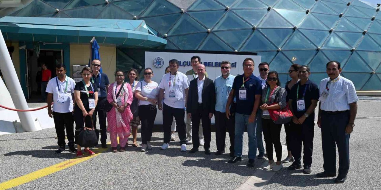 İslam Dayanışma Oyunları Heyeti Tropikal Kelebek Bahçesi’ni Gezdi