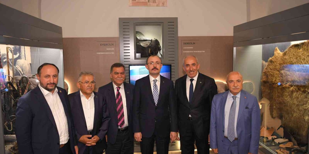 Başkan Büyükkılıç, Bakan Muş’a Ahi Evran Müzesi’ni Gezdirdi