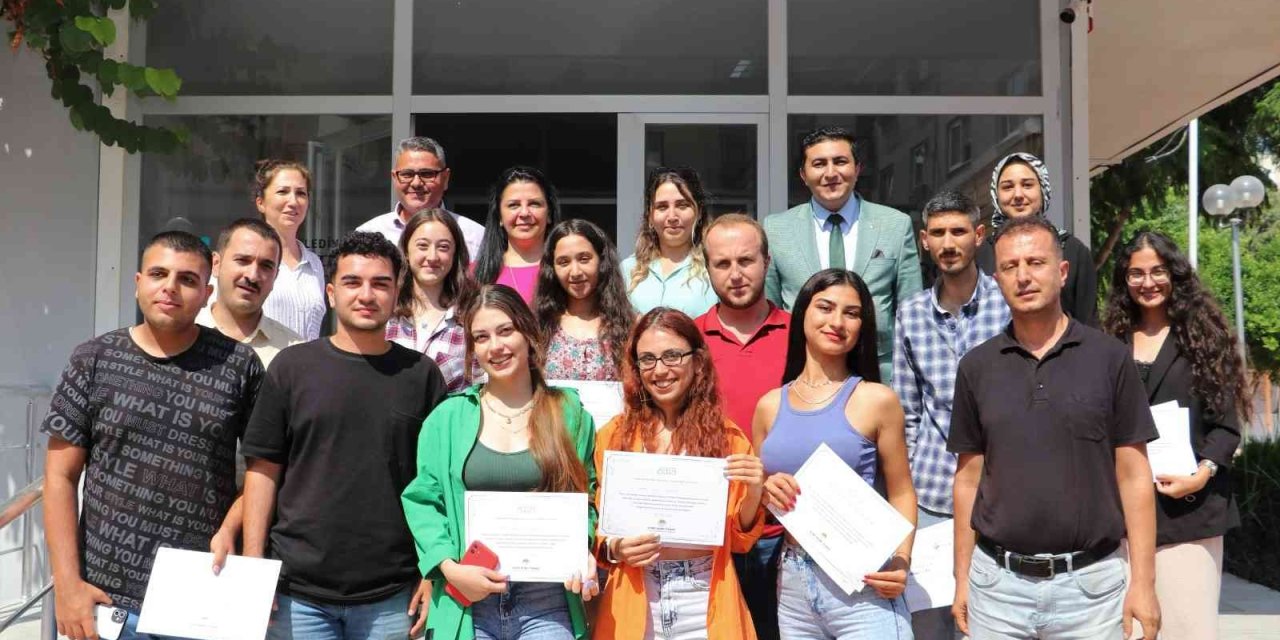 Toroslar’da Gençler İş Kulübü Eğitimi Aldı