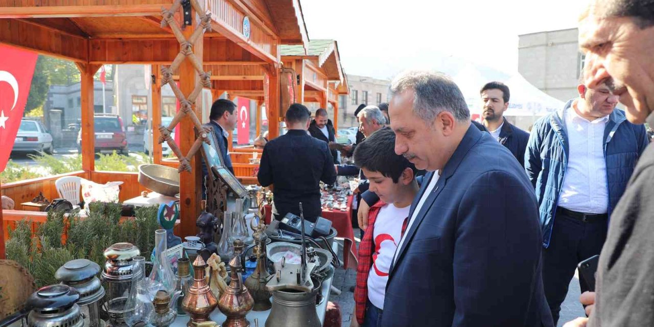 Talas’ın Vazgeçilmezi ‘antika Pazarı’  Hız Kesmeden Devam