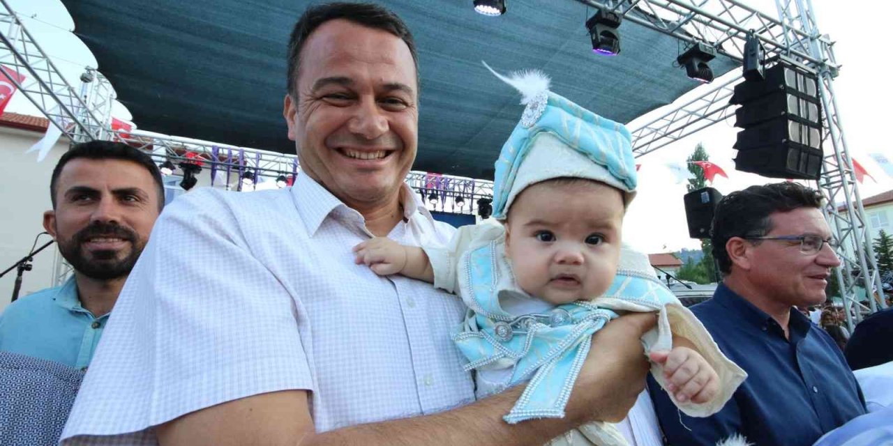 Kaş Belediyesi 230 Çocuğu Sünnet Ettirdi