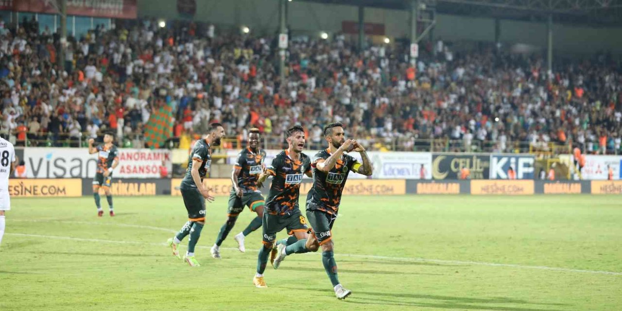 Spor Toto Süper Lig: Corendon Alanyaspor: 3 - Beşiktaş: 3 (maç Sonucu)