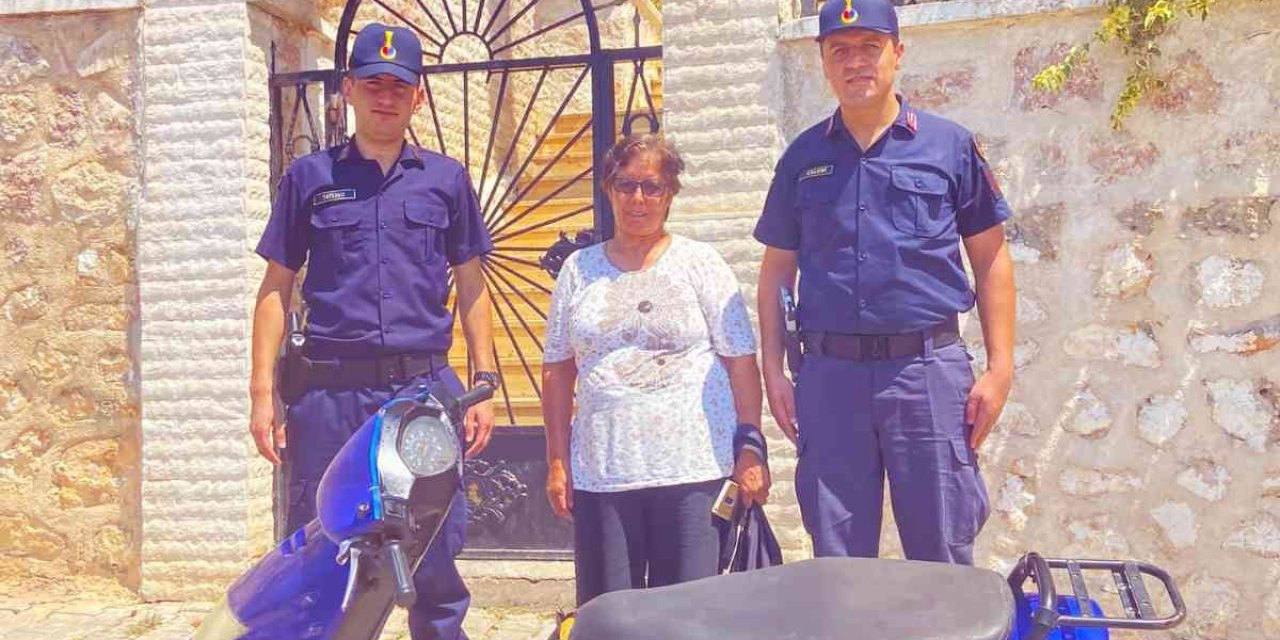 Çalınan Motosiklet Jandarmanın Dikkatiyle Bulundu