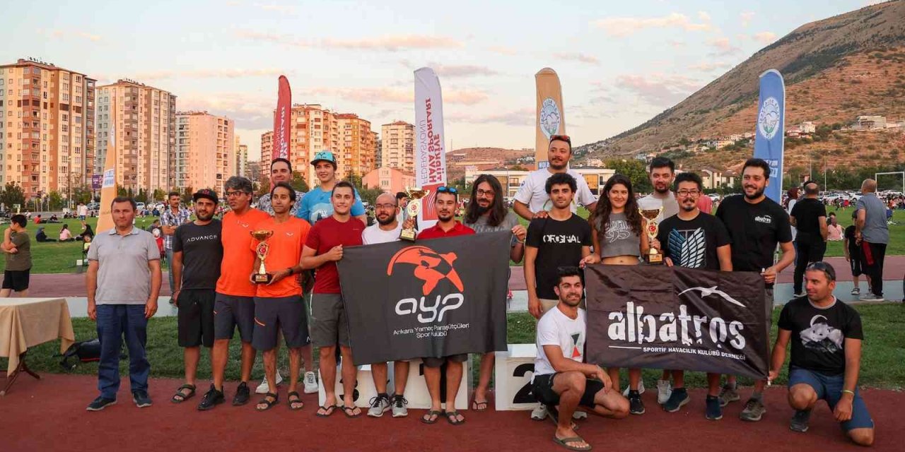 Yamaç Paraşütü Şampiyonası Ödül Töreni İle Sona Erdi