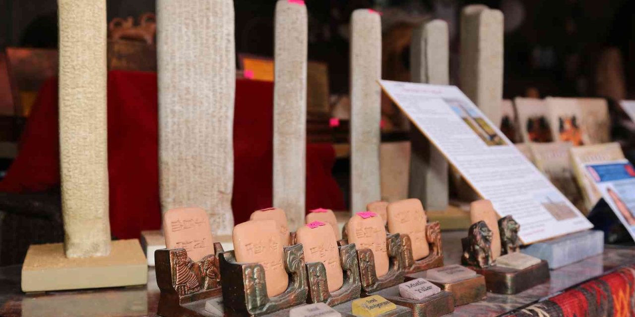 Sanatçılar Sokağı Ziyaretçilerini Bekliyor