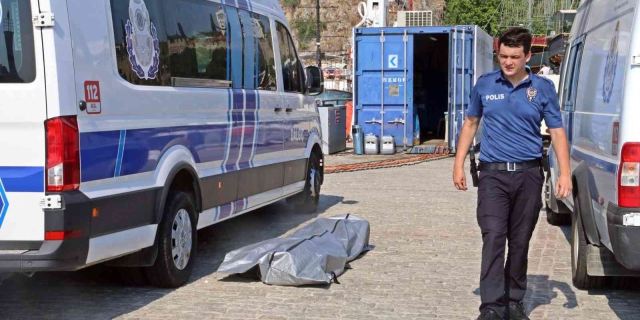 Antalya’da Denizde Bulunan Cesedin Kimliği Ortaya Çıktı