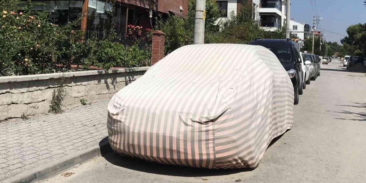 Araçları Park Halindeki Sürücüler Tedbiri Elden Bırakmıyor