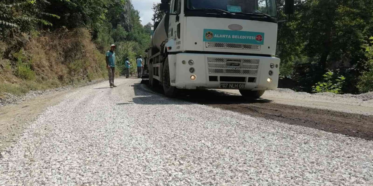 Alanya Belediyesinden Kırsal Bölgelere Asfaltlama Çalışması
