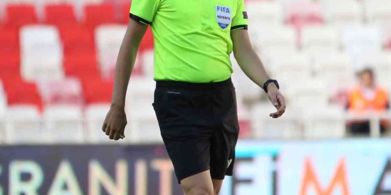 Başakşehir-kayserispor Maçını Yaşar Kemal Uğurlu Yönetecek