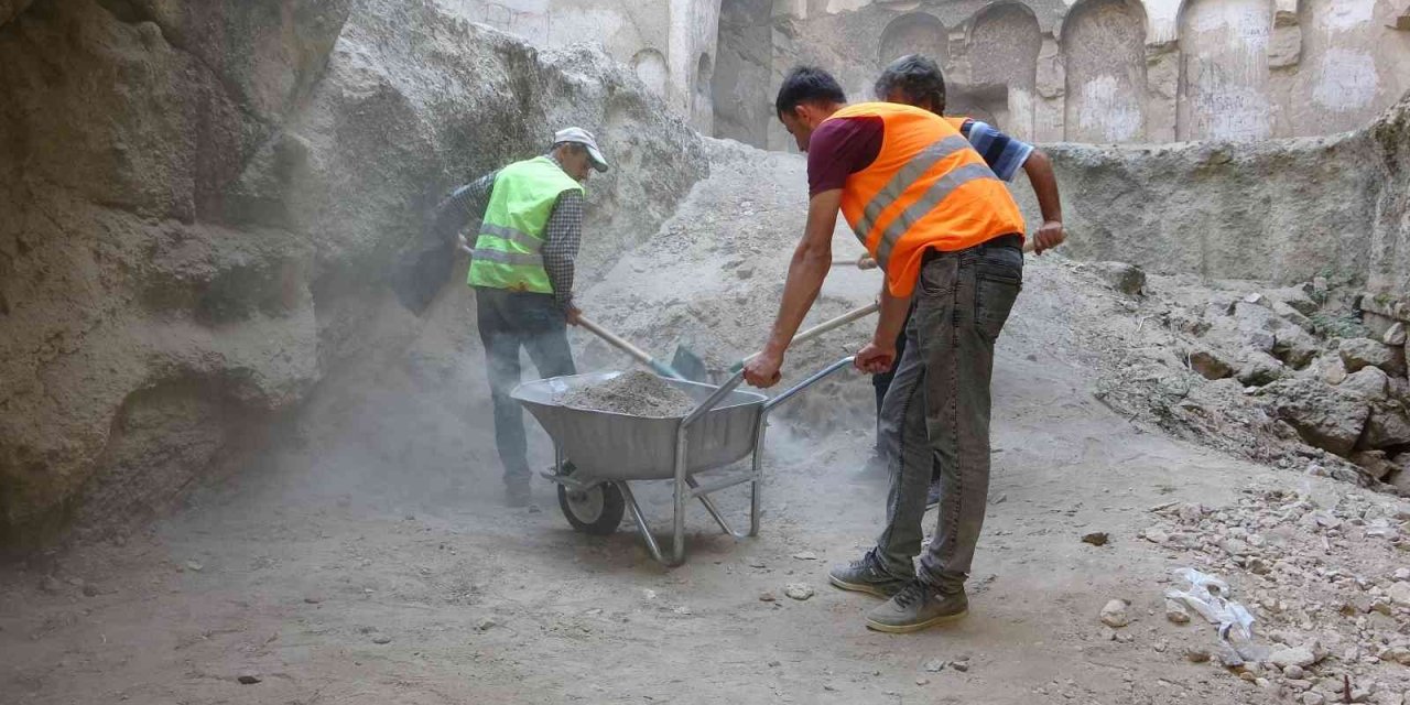 Erdemli Vadisi’nin Yeni Yüzü İçin Temizlik Çalışmaları Başladı