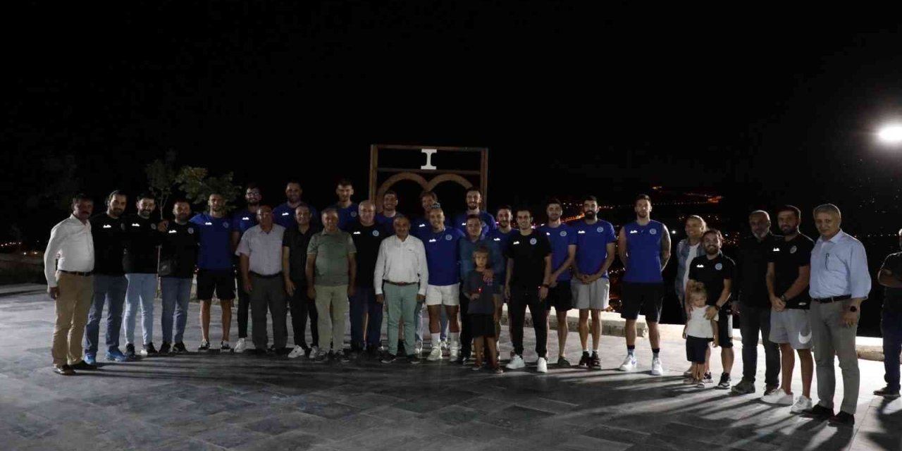 Develi Belediyespor Yönetimi Ve Sporcular Bir Araya Geldi
