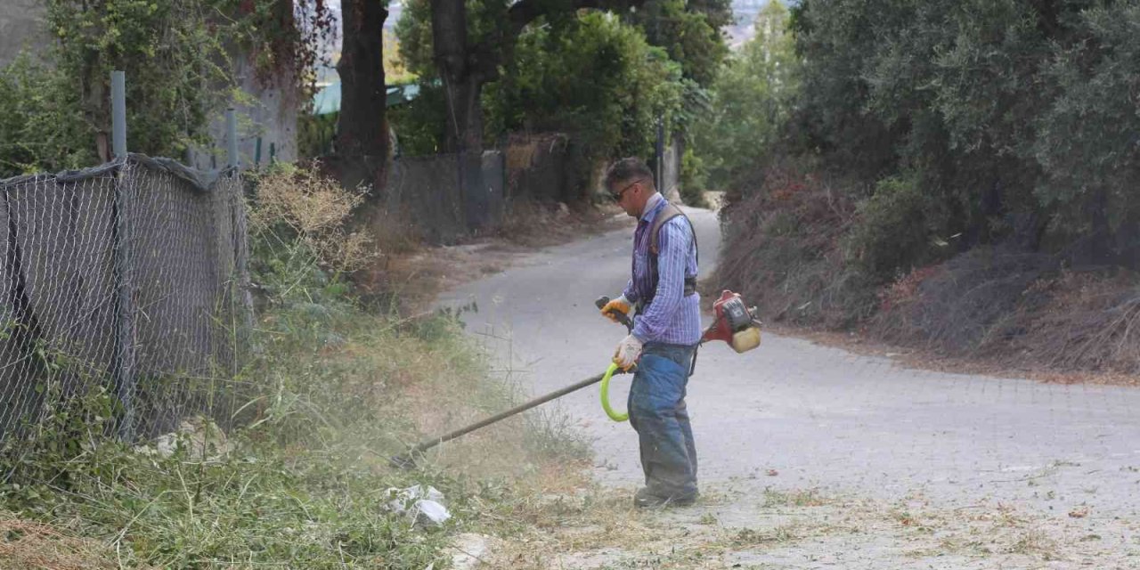 Toroslar’da Mahalleler Temizleniyor