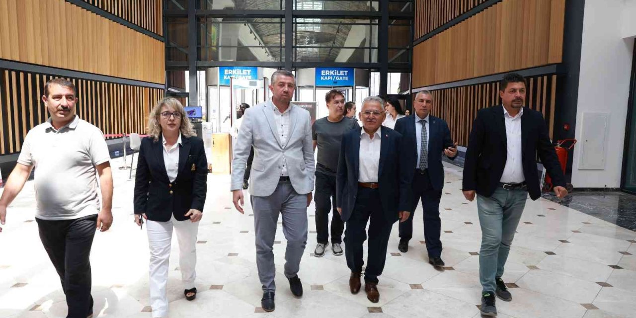 Büyükkılıç’tan Türkiye Ve Avrupa’nın En Büyük Karma Avm’si Kumsmall’a Ziyaret